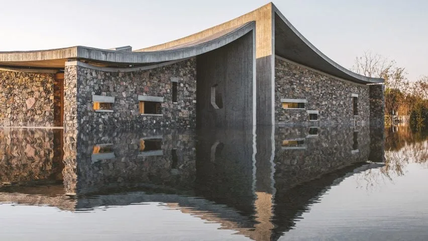 BIM建筑|朱锫工作室设计波浪形混凝土屋顶艺术中心