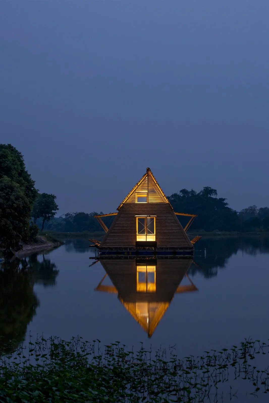 BIM建筑|适应气候变化，漂浮竹屋 / H&P Architects