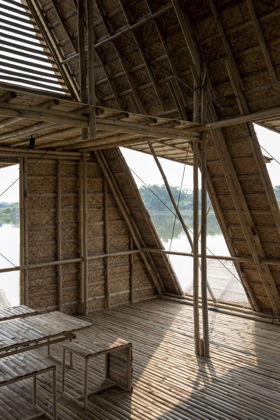 BIM建筑|适应气候变化，漂浮竹屋 / H&P Architects
