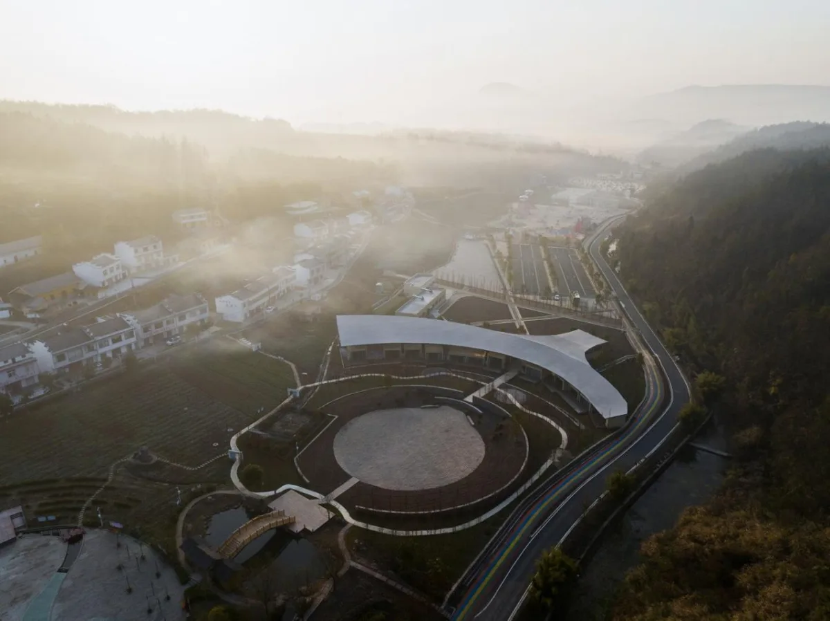 BIM建筑|五福山水龙家宴餐厅 / 小写建筑