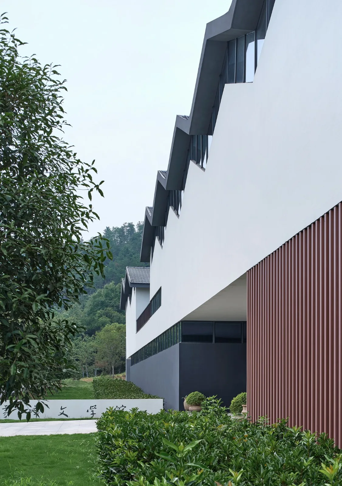 BIM建筑|雪峰文学馆 / 同济院 麟和建筑工作室