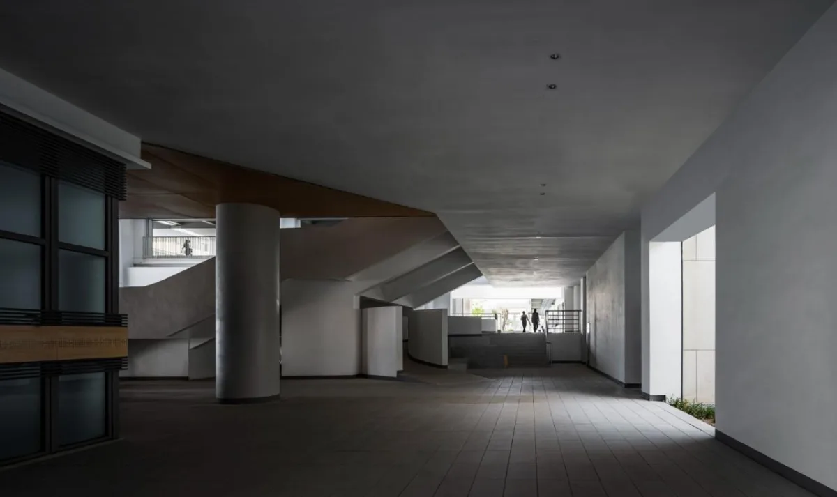 BIM建筑|江苏省靖江高级中学新校区 / 荣朝晖工作室