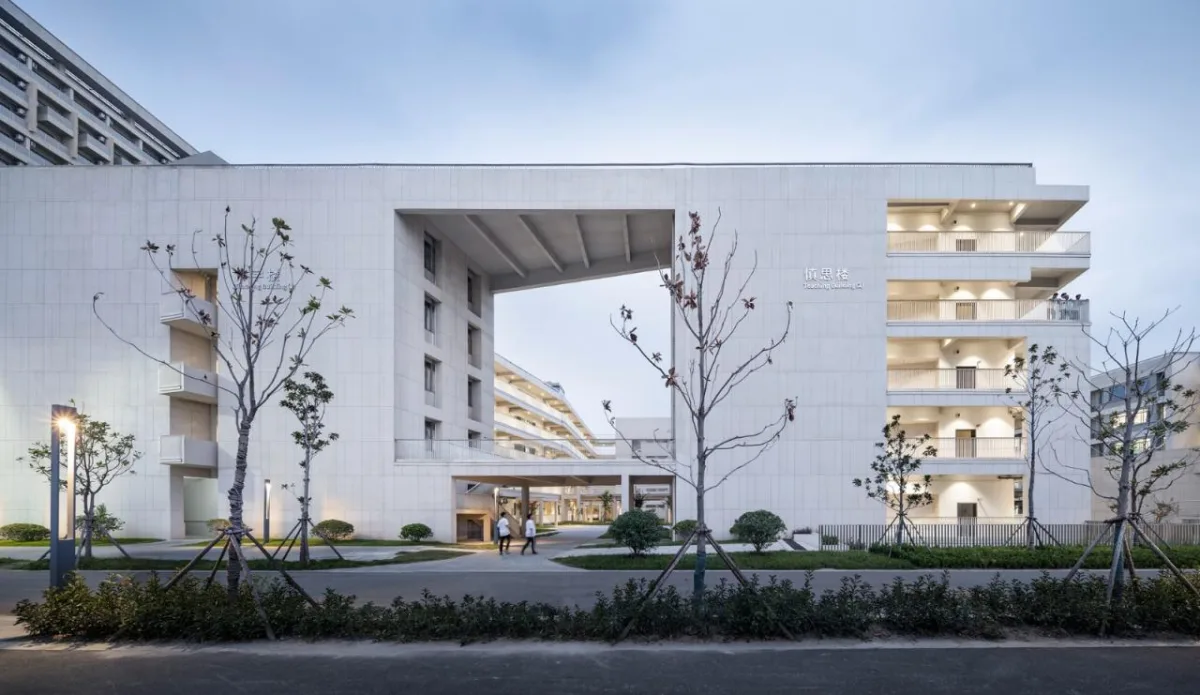 BIM建筑|江苏省靖江高级中学新校区 / 荣朝晖工作室