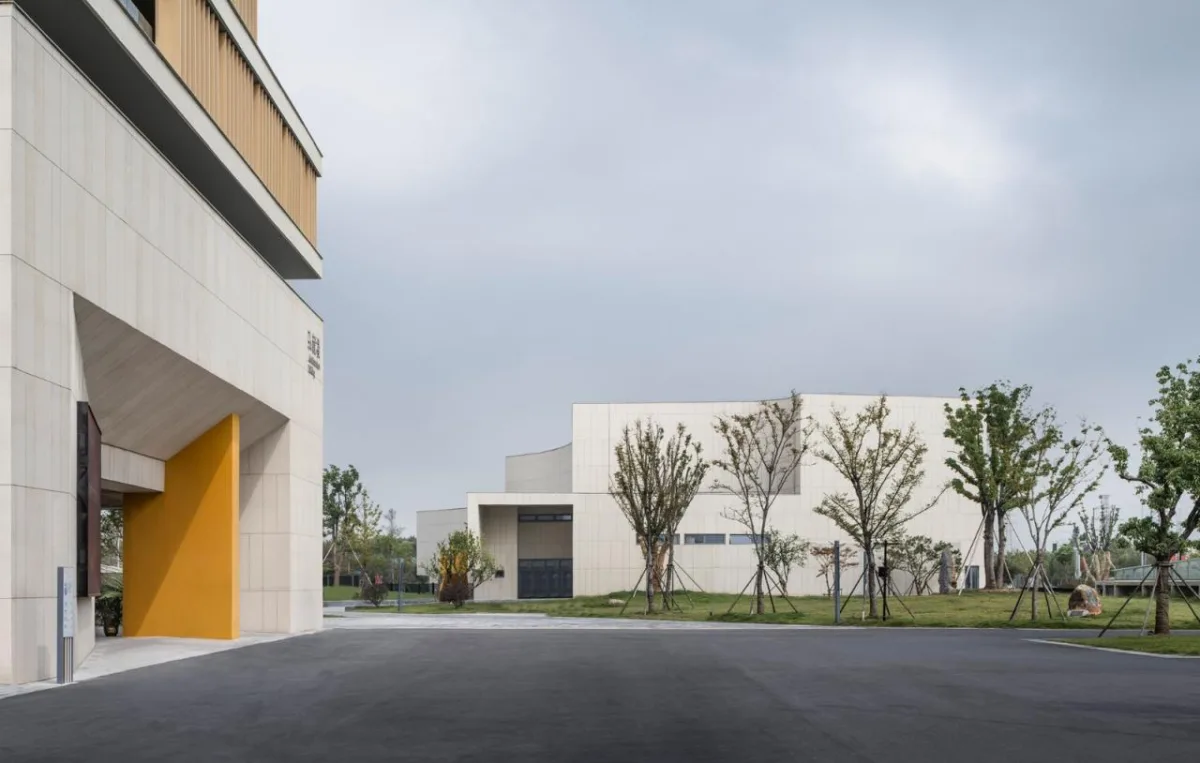 BIM建筑|江苏省靖江高级中学新校区 / 荣朝晖工作室