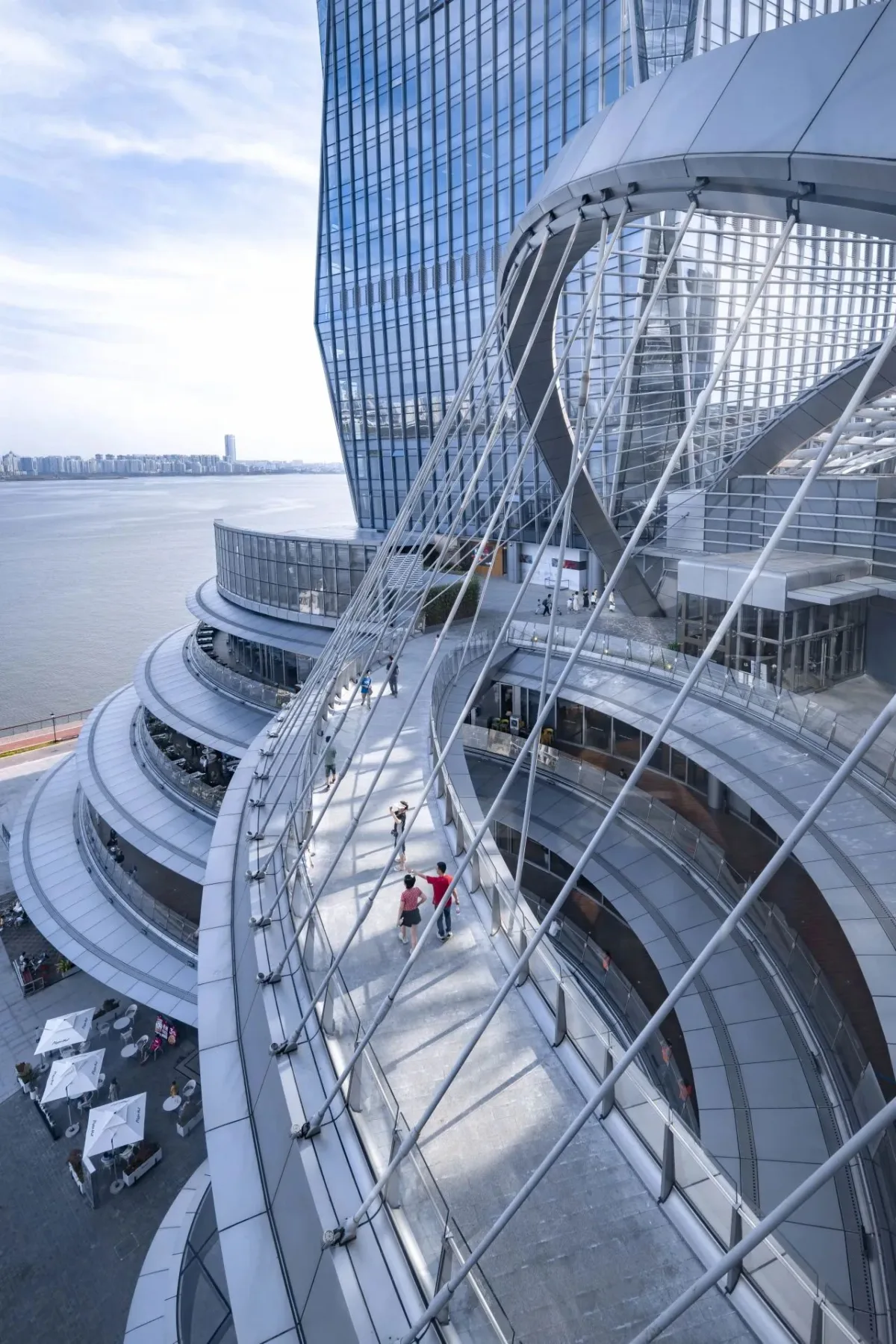 BIM建筑|华彩海口湾， 多维艺术元素塑造全新商业地标 / 凯谛思Arcadis