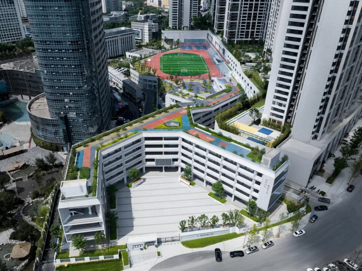 BIM建筑|如有机生命体般自由生长：贵阳·观山湖区第八中学