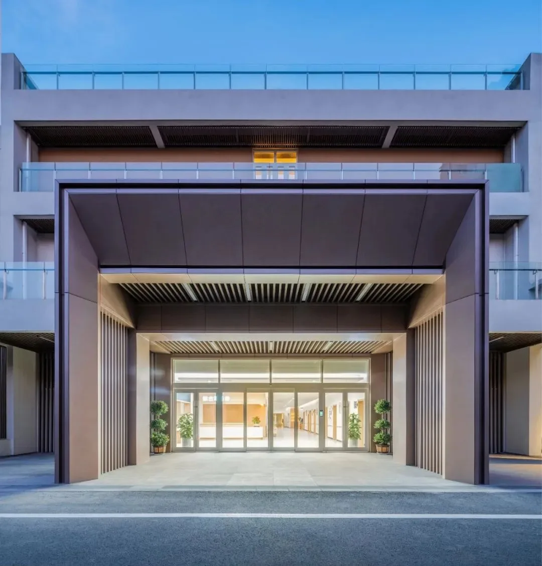 BIM建筑|多层养老中心与外部环境的互动-博元养老中心 / UUA