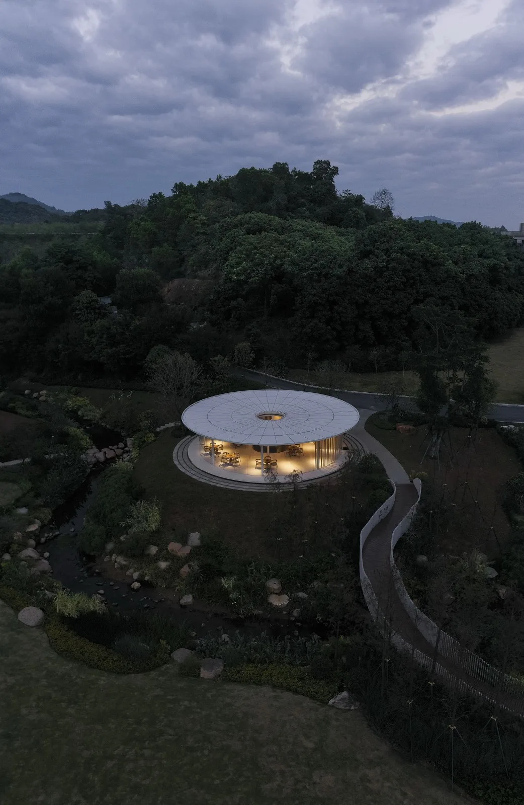 BIM建筑|多层面的“轻”：黄麻乡村振兴工作站与乡村会客厅 / 三文建筑