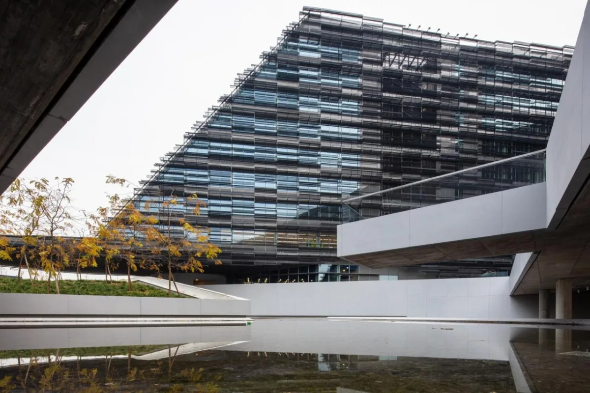 BIM建筑|埃尼集团米兰总部 / Morphosis Architects