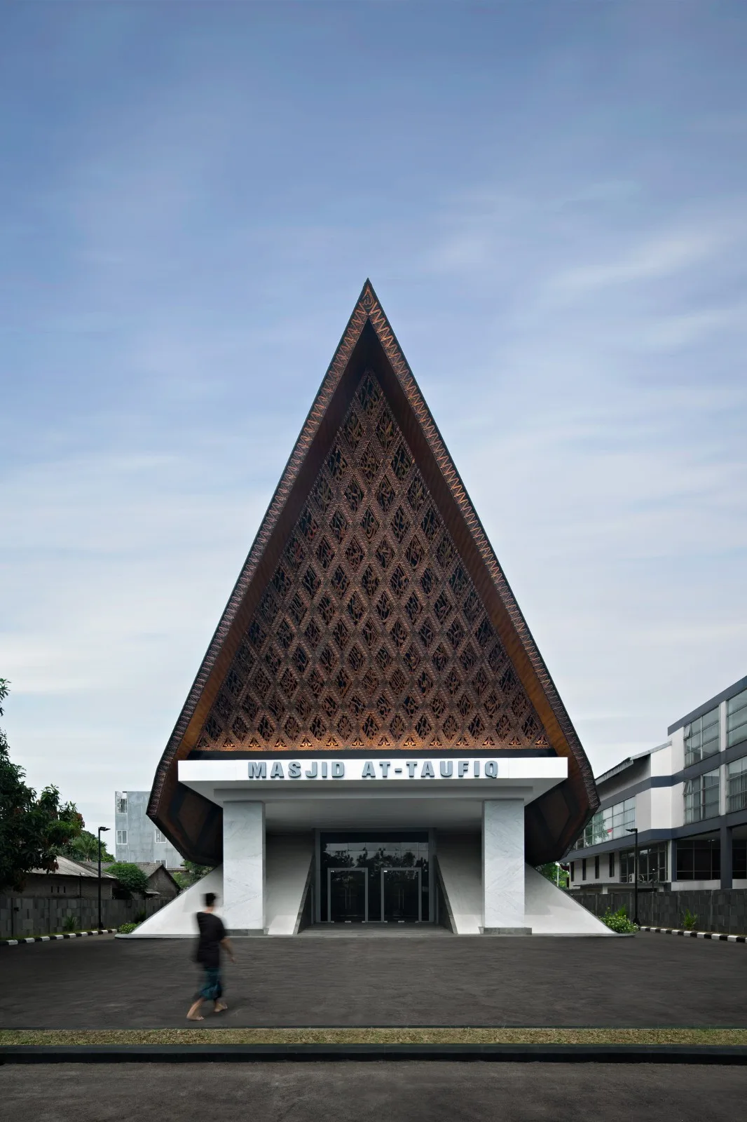 BIM建筑|镂空，让光照进清真寺 At-Taufik / JOSO
