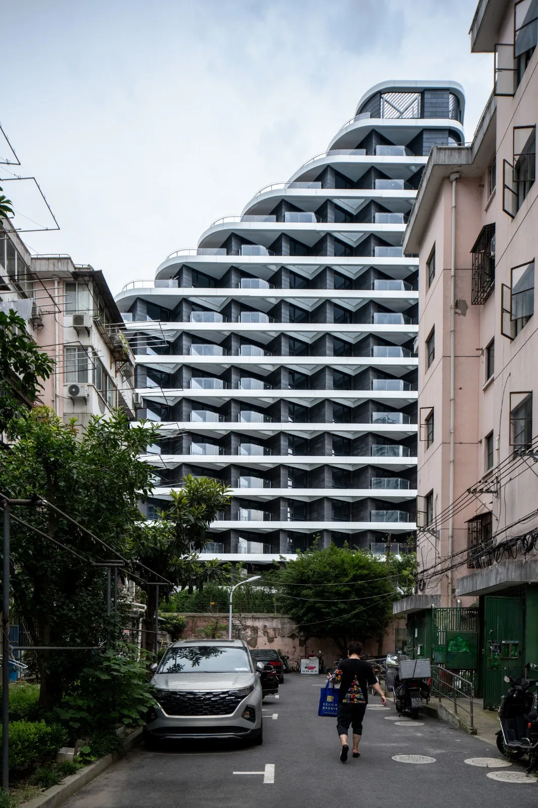 BIM建筑|上海浦东嘉华E18创新住宅 / EID Arch + 上海天华建筑设计 + Aedas