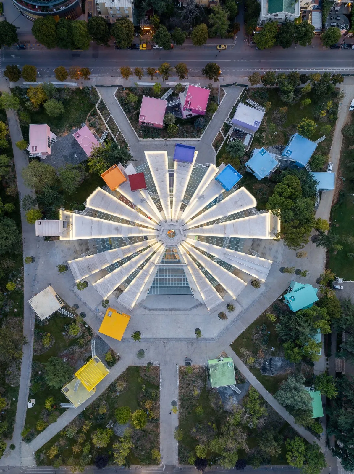 BIM建筑|地拉那金字塔 / MVRDV