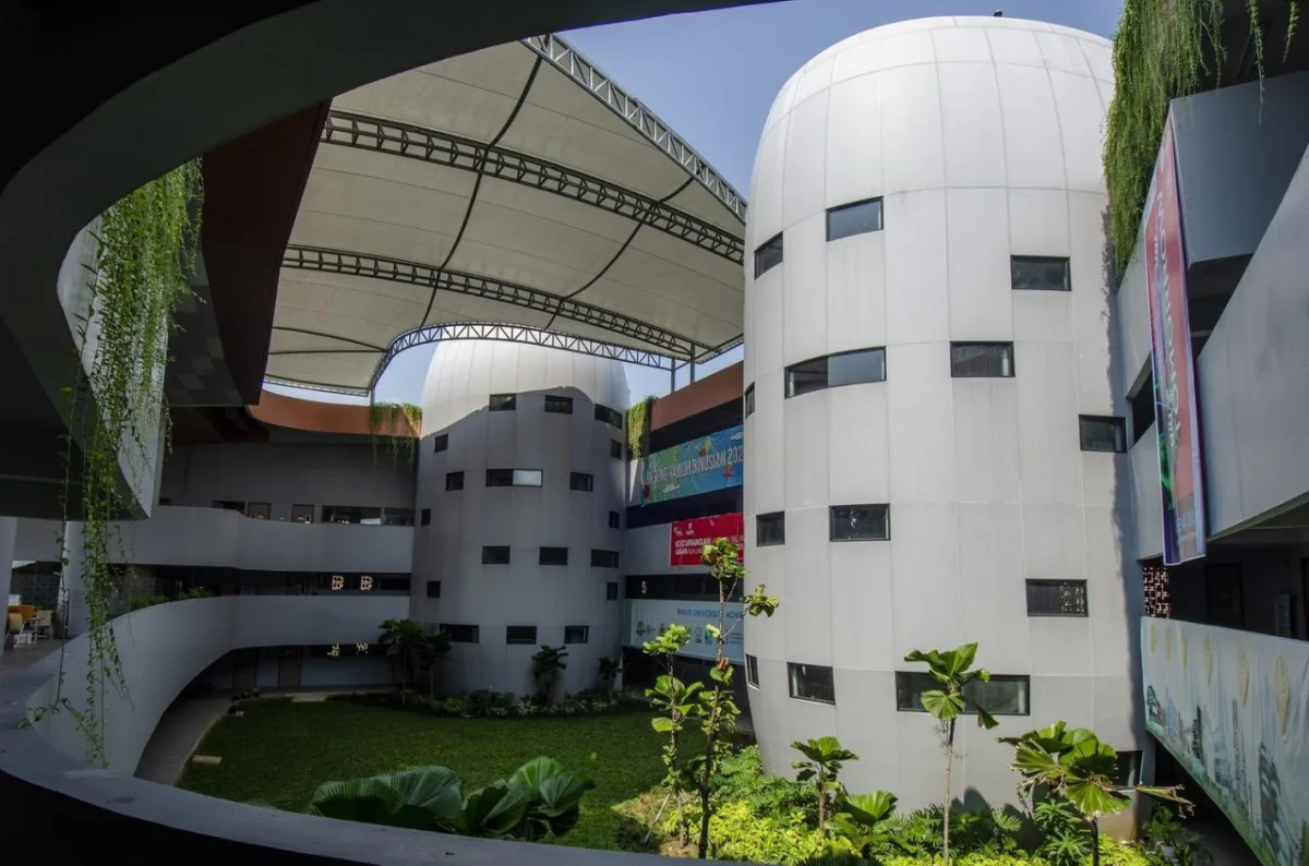 BIM建筑|Binus 三宝垄教育园区 / Denton Corker Marshall
