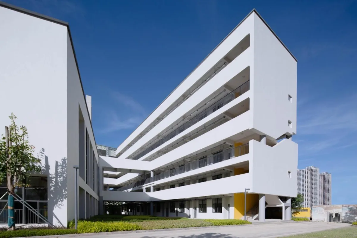 BIM建筑|汕头市龙湖区中阳学校与汕特中心幼儿园 / 柏涛建筑