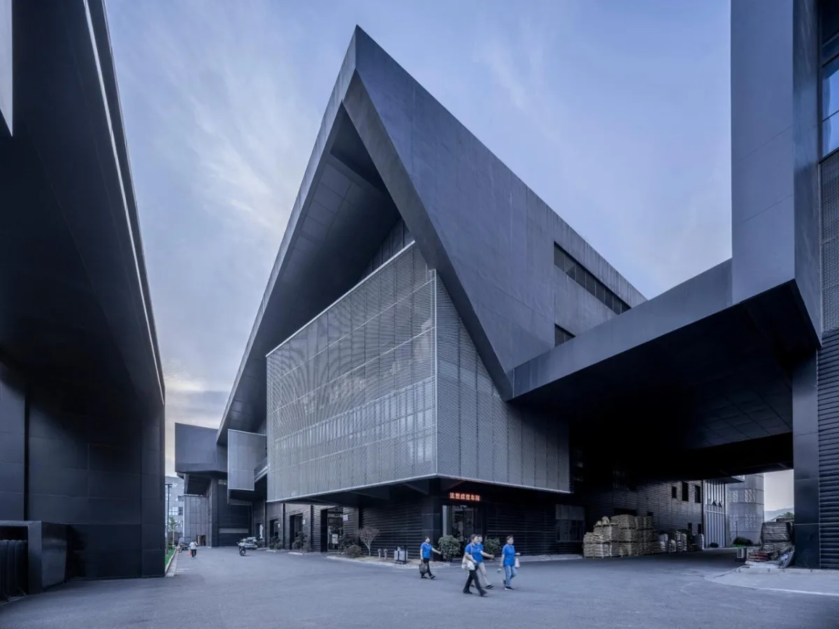 BIM建筑|台州聚丰机车总部 / 殊至建筑