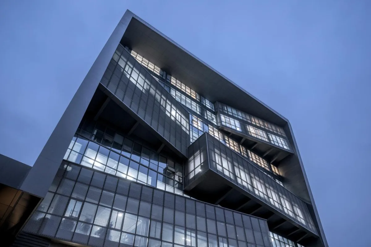 BIM建筑|台州聚丰机车总部 / 殊至建筑
