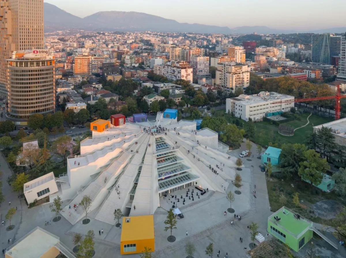 BIM建筑|地拉那金字塔 / MVRDV
