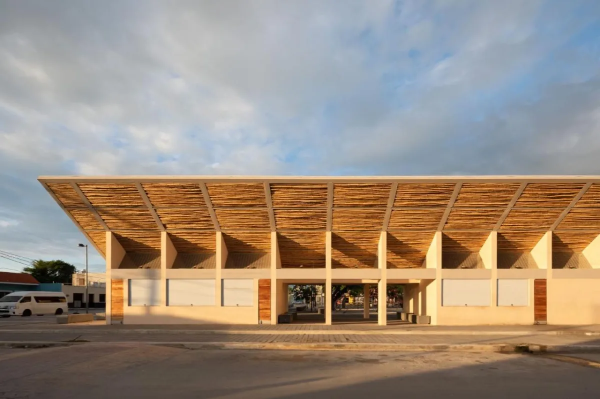 BIM建筑|遮荫空间，摊位乘凉：Chicxulub 广场 / Estudio MMX