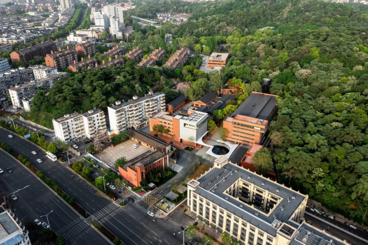 BIM建筑|南京战斗机械厂改造更新 / 米思建筑