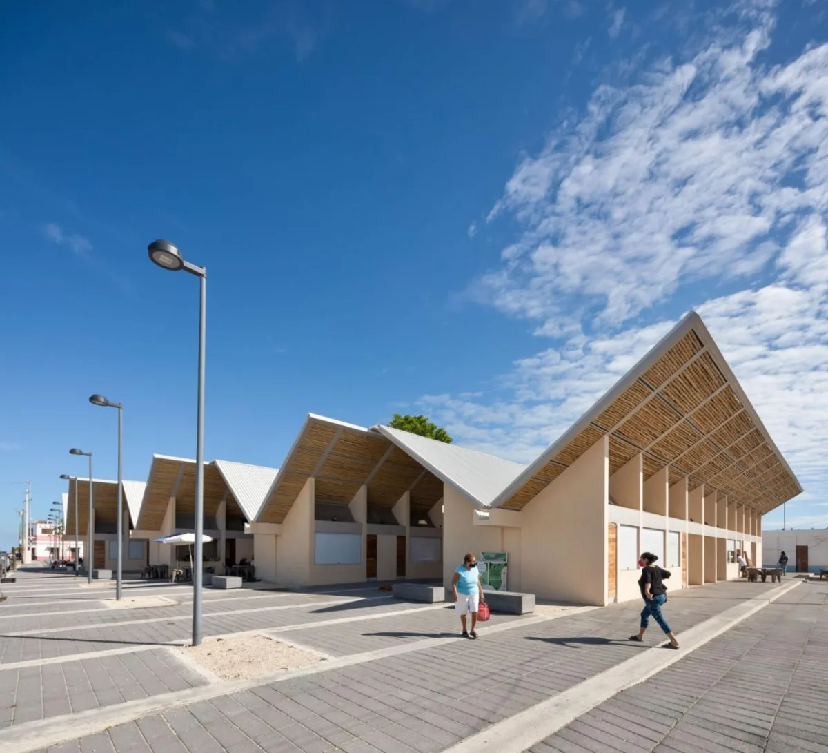 BIM建筑|遮荫空间，摊位乘凉：Chicxulub 广场 / Estudio MMX
