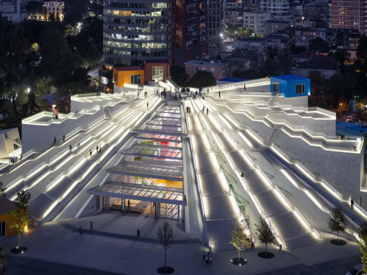 BIM建筑|地拉那金字塔 / MVRDV