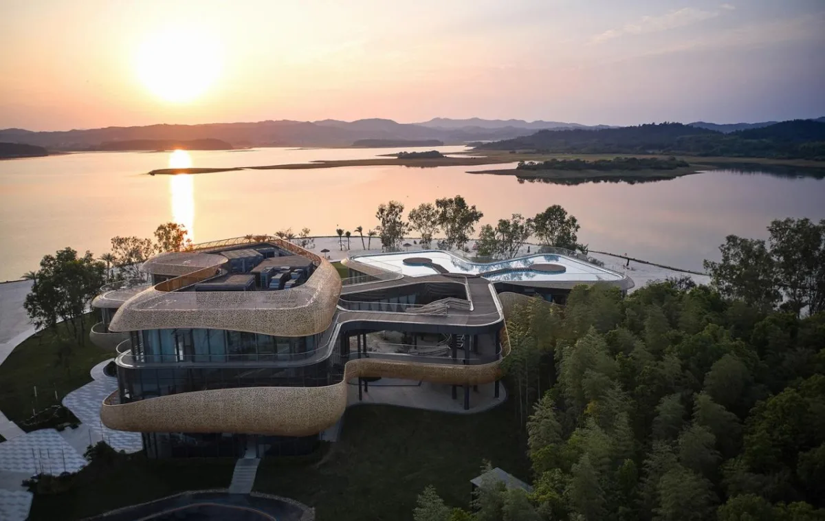 BIM建筑|白鹤湖游客中心 / 建识设计