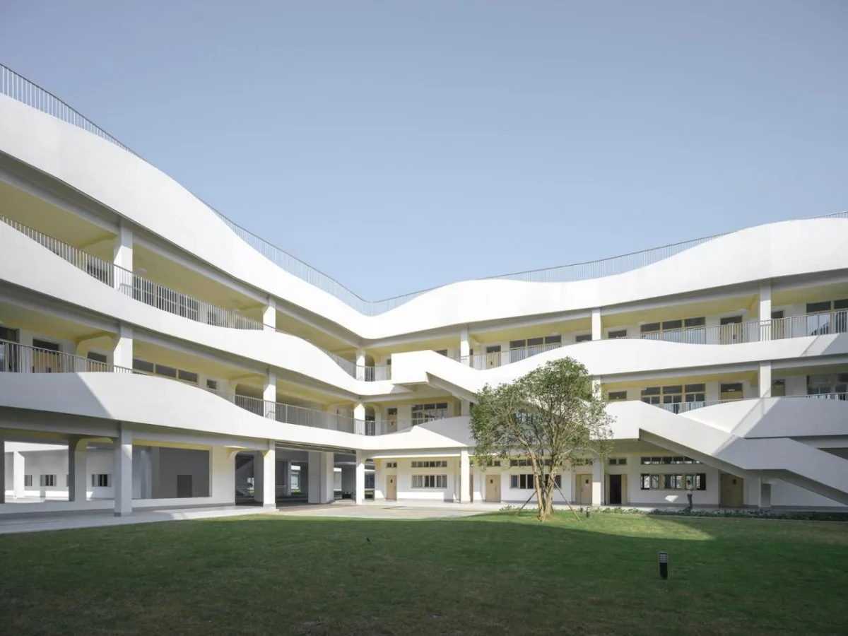 BIM建筑|宁波市古林职业高级中学：少年的无限剧本 / ARCHIS（如是）建筑设计事务所