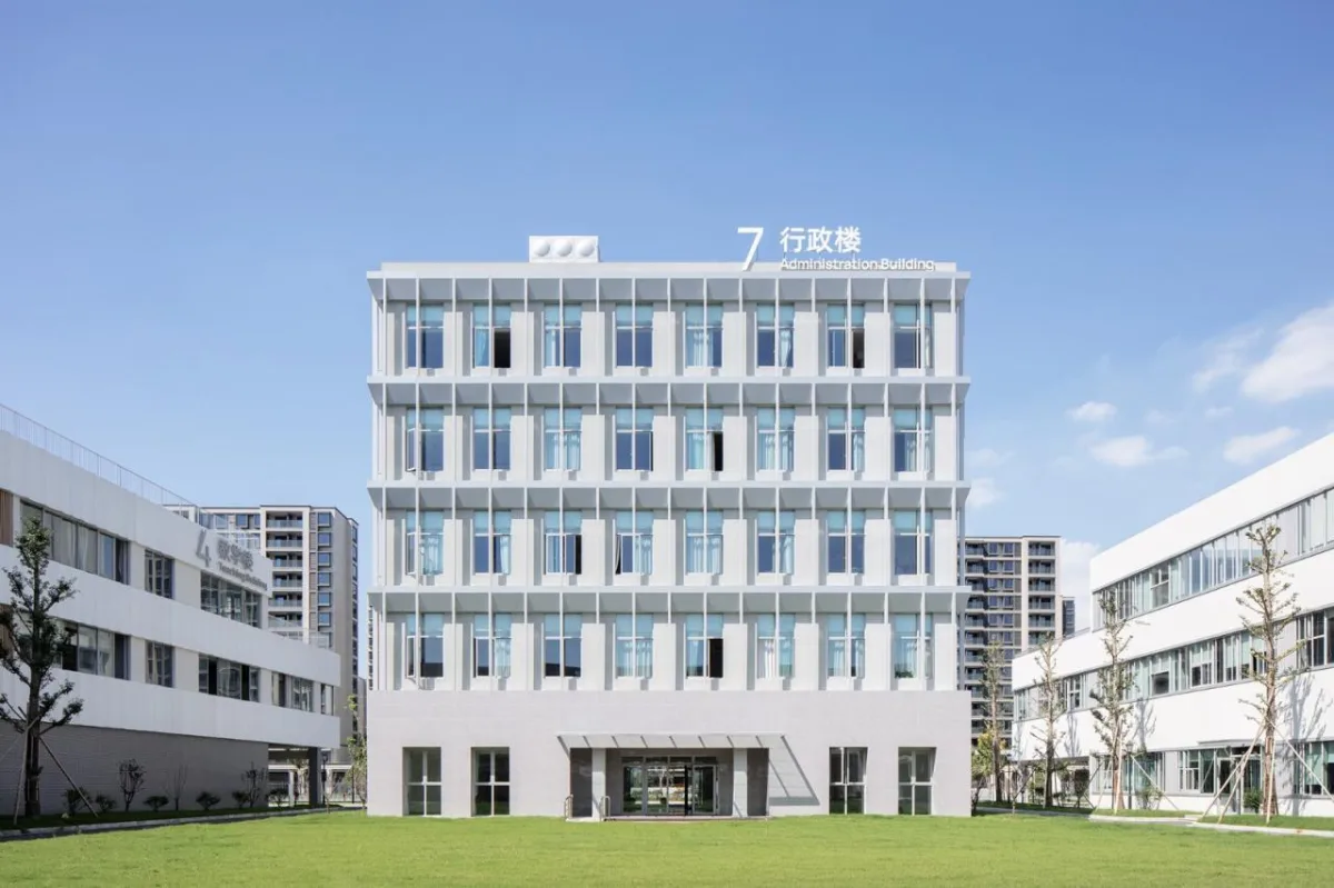 BIM建筑|宁波市古林职业高级中学：少年的无限剧本 / ARCHIS（如是）建筑设计事务所