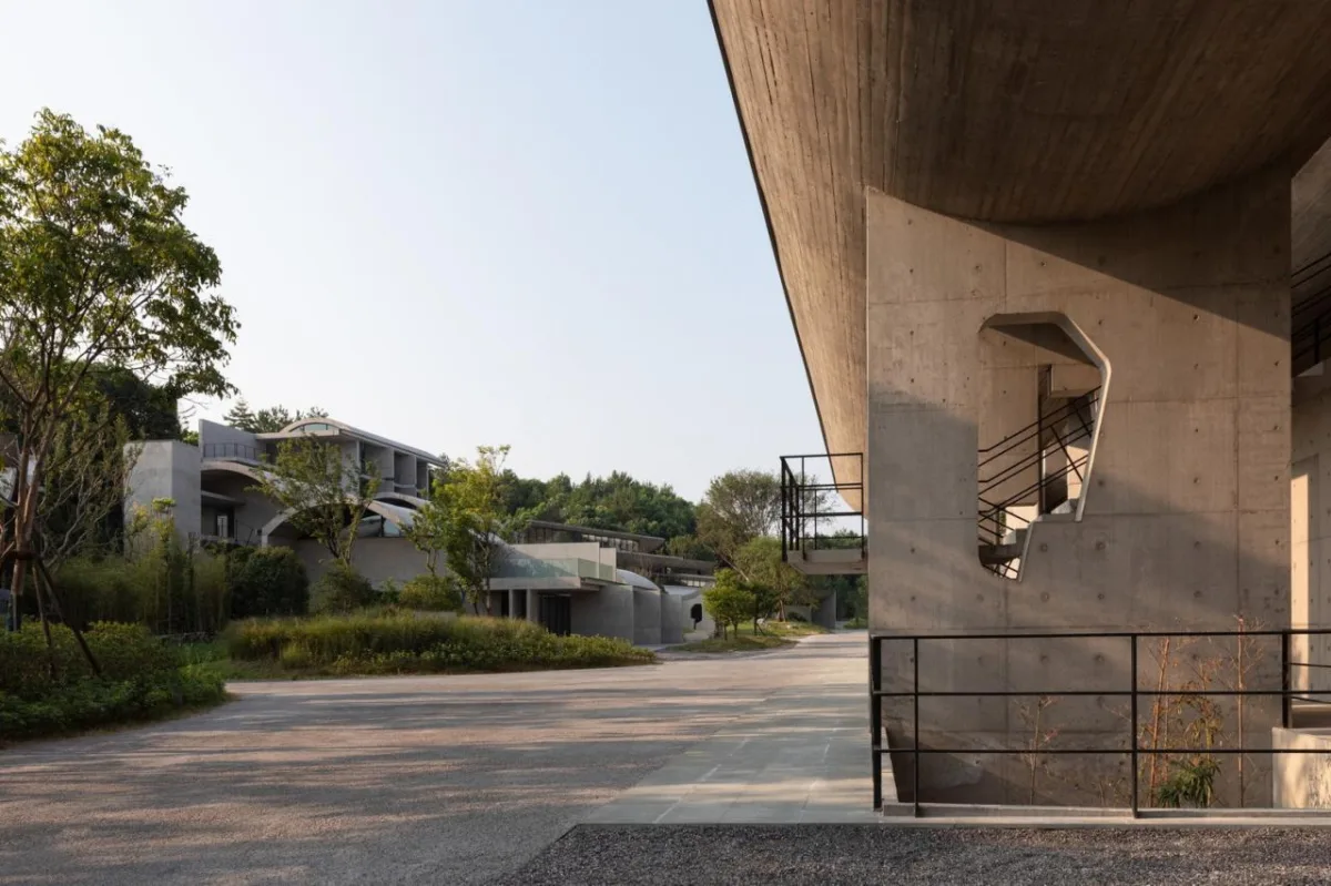 BIM建筑|紫晶国际会舍 / 朱锫建筑