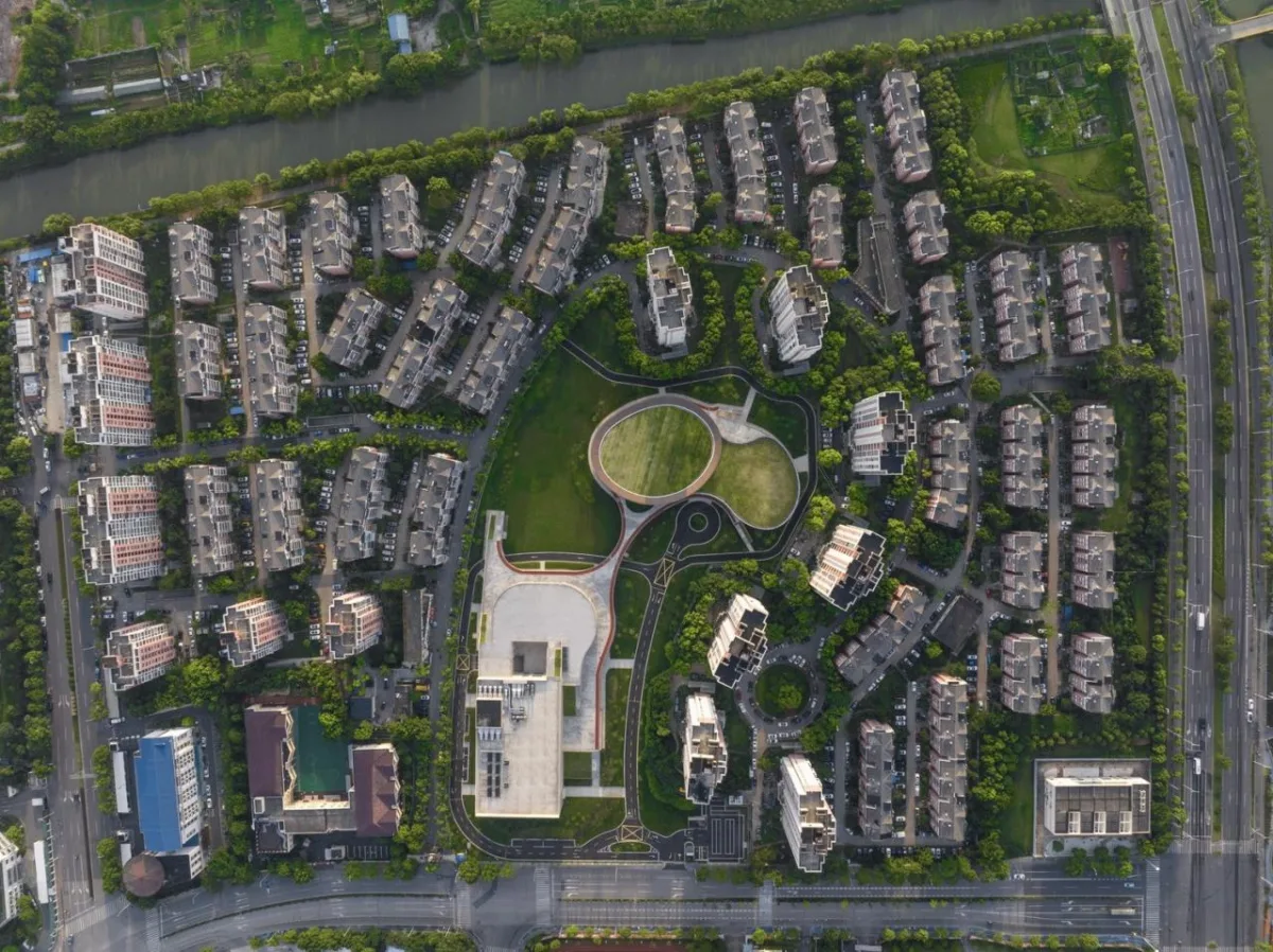 BIM建筑|上海三林懿德社区文体中心：“镶嵌”在社区当中的一站式“体育+”公园 / 三益中国