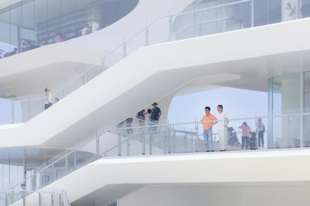 BIM建筑|孟凡浩深圳首作，山海新地标，盐田云海驿站 / line+建筑事务所
