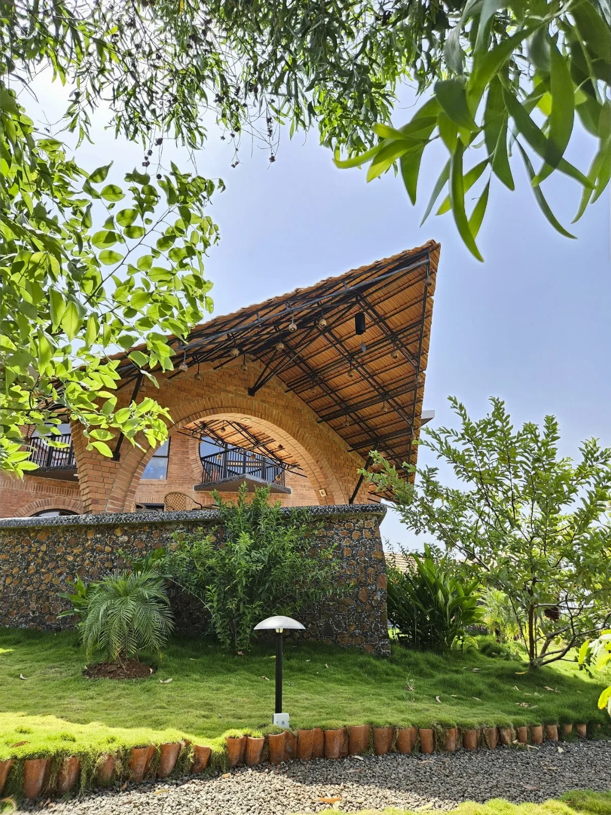 BIM建筑|山尘之宅 / Mahesh Naik
