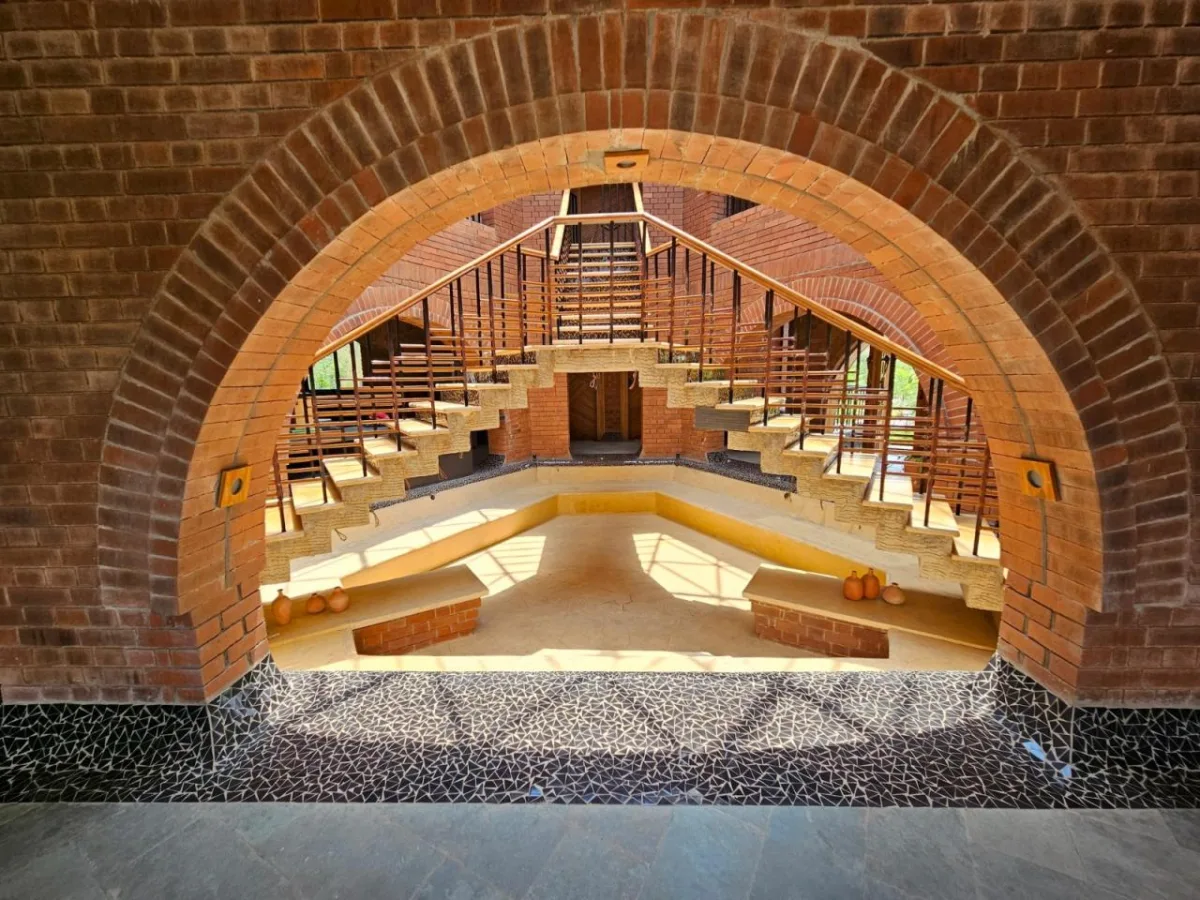 BIM建筑|山尘之宅 / Mahesh Naik