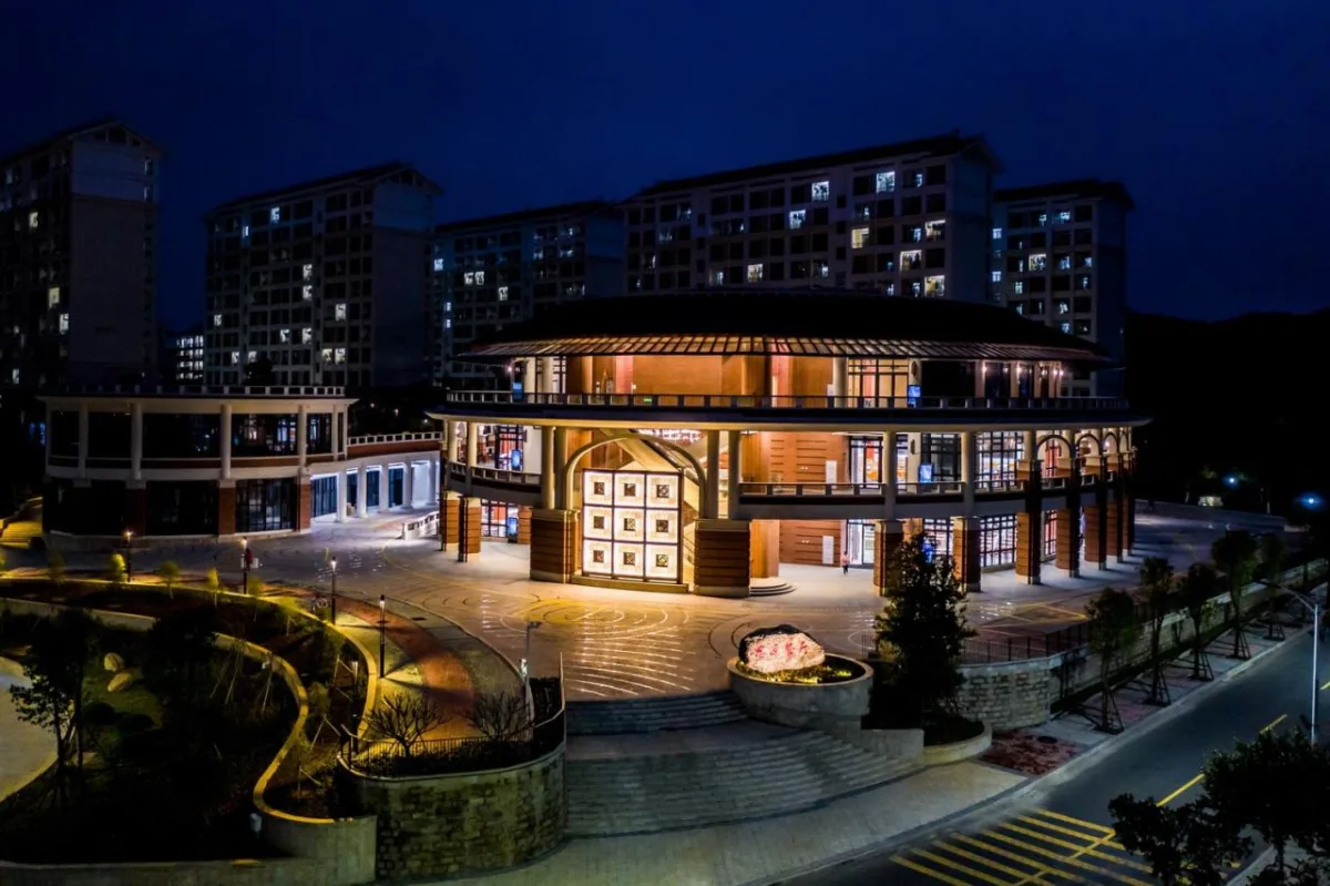 BIM建筑|厦门大学翔安校区中部学生食堂（思源餐厅）/ 厦门大学建筑设计研究院有限公司（AUAD）