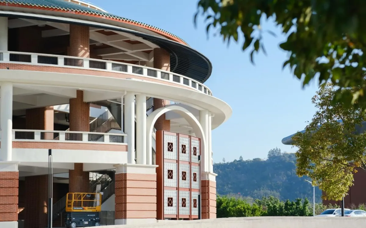 BIM建筑|厦门大学翔安校区中部学生食堂（思源餐厅）/ 厦门大学建筑设计研究院有限公司（AUAD）