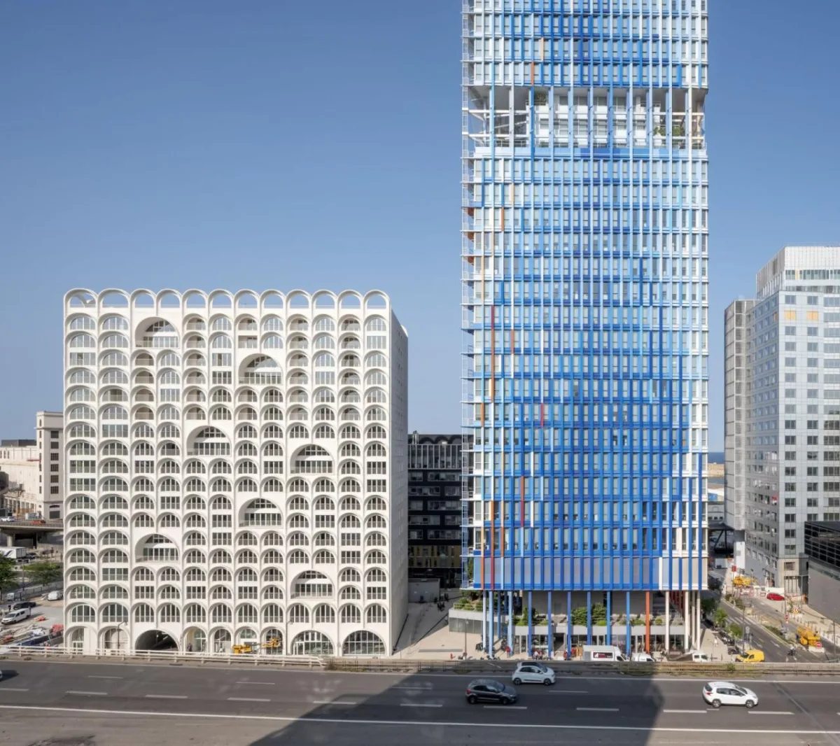 BIM建筑|414 个拱顶，‘蓝色之门’住宅 / PietriArchitectes