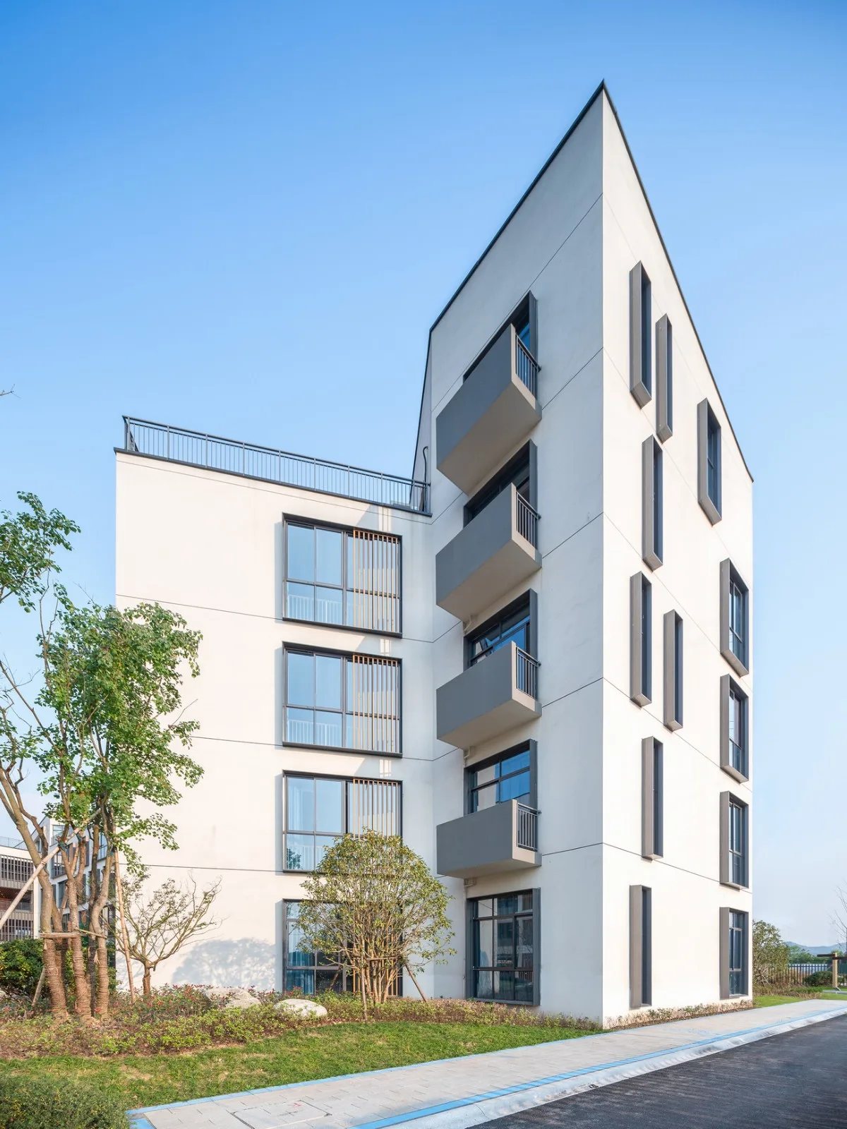 BIM建筑|杭州中泰中学建筑设计 / LZGC量子构城设计事务所+浙江建院建筑规划设计院
