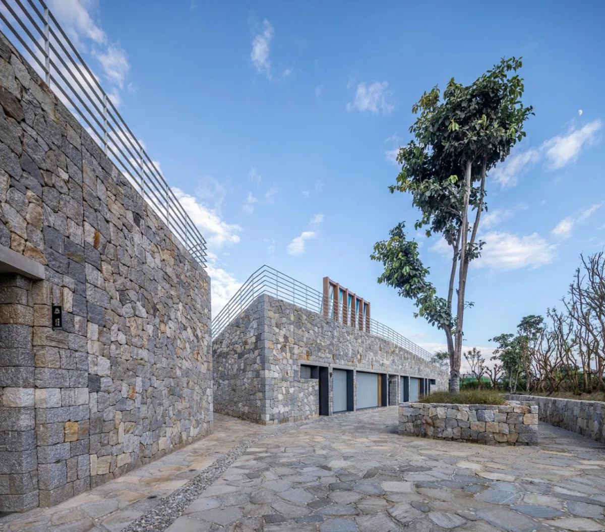 BIM建筑|帆的乡愁：环洱海生态廊道五号驿站 / 三文建筑