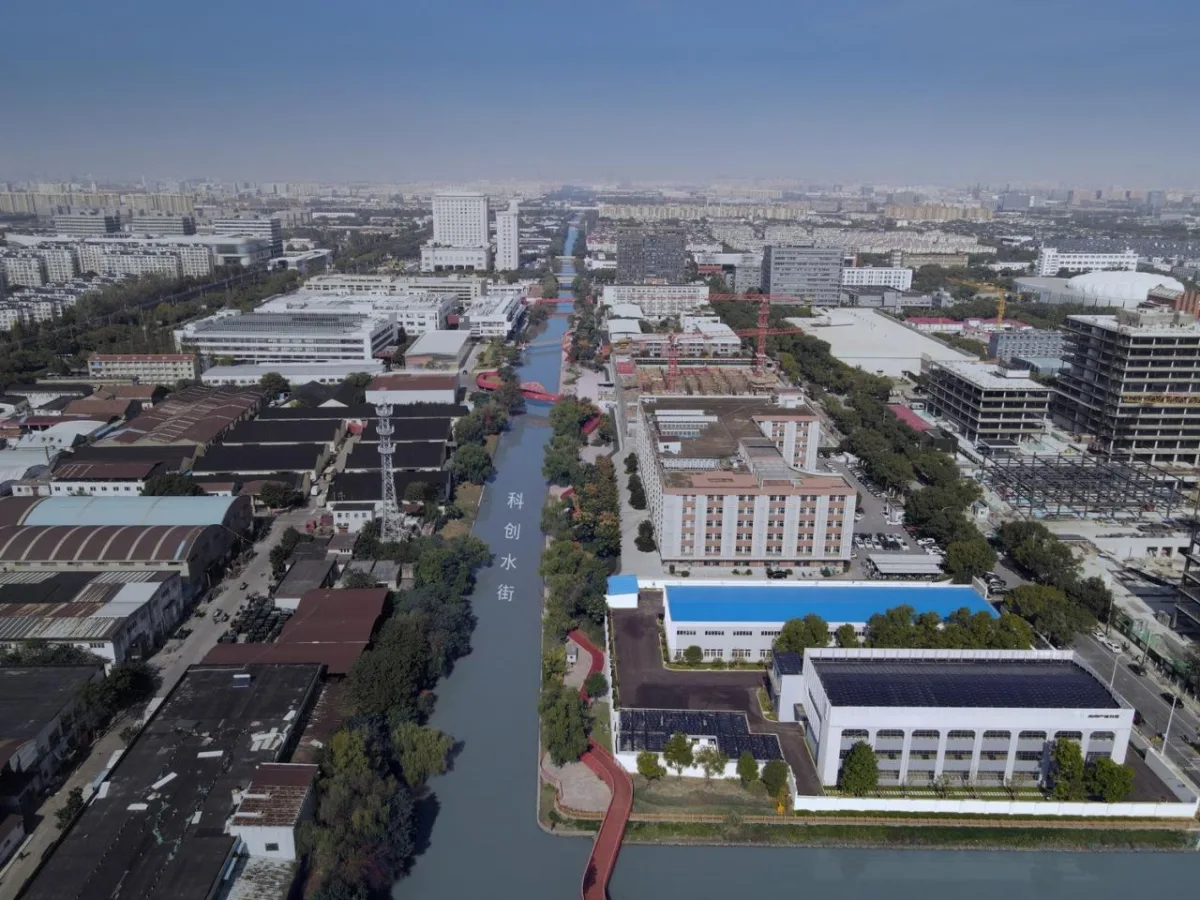 BIM建筑|漂浮盒子：云境未来产业园区 / 格筑设计