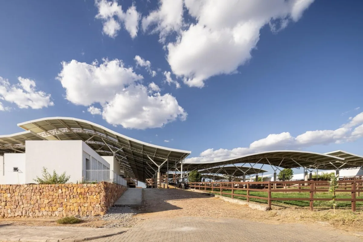 BIM建筑|乌尼埃朗学校兽医院 / Lins Arquitetos Associados