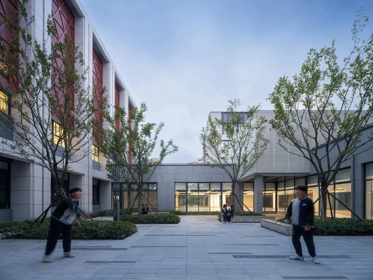 BIM建筑|河南安阳振中学校 / 山东建筑大学建筑城规学院象外营造工作室