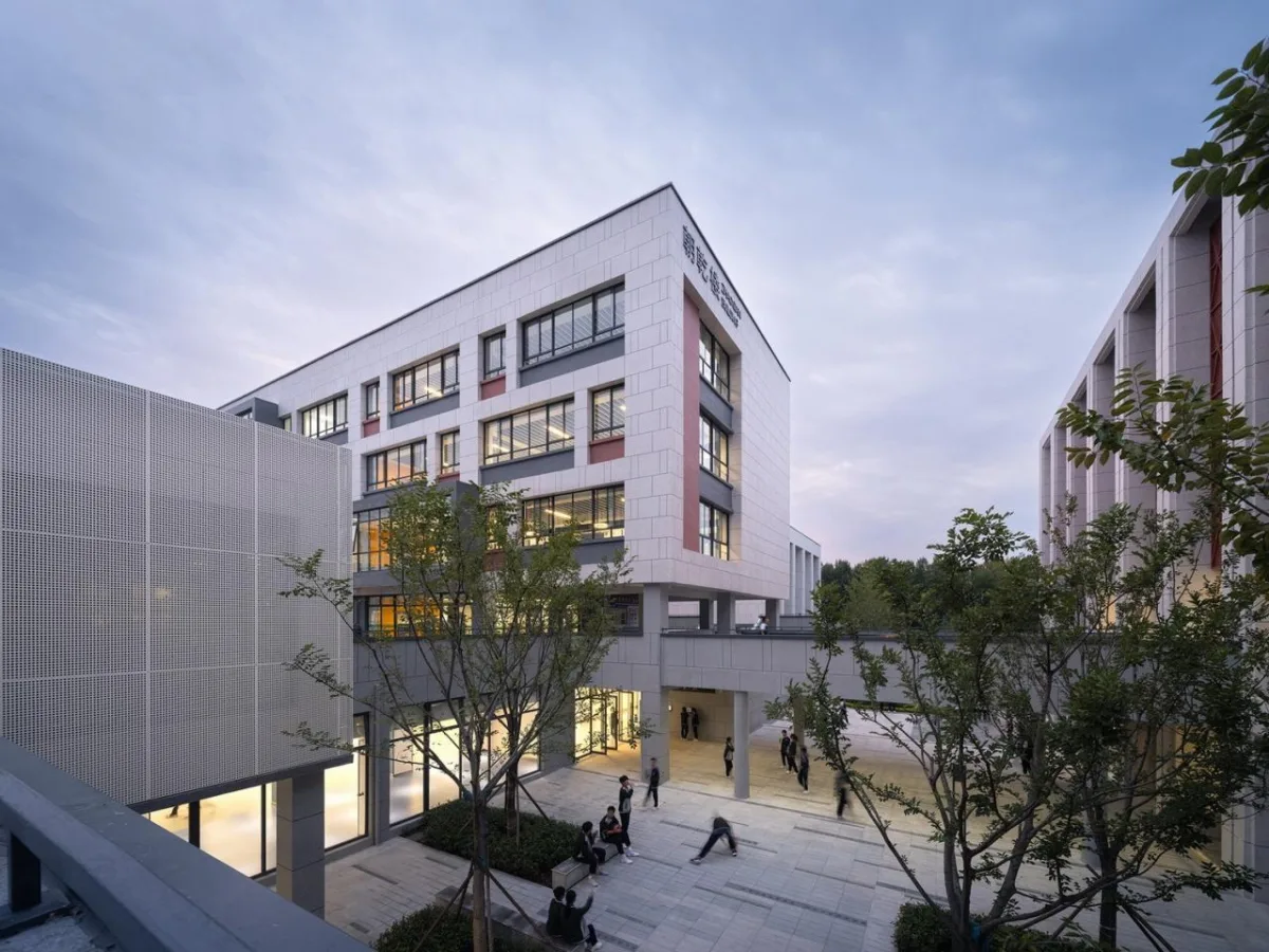 BIM建筑|河南安阳振中学校 / 山东建筑大学建筑城规学院象外营造工作室