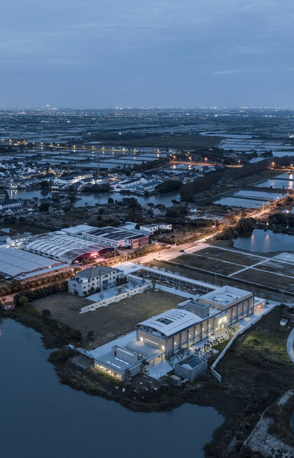 BIM建筑|苏州相城区阳澄湖镇大闸蟹文化园 / 九城都市