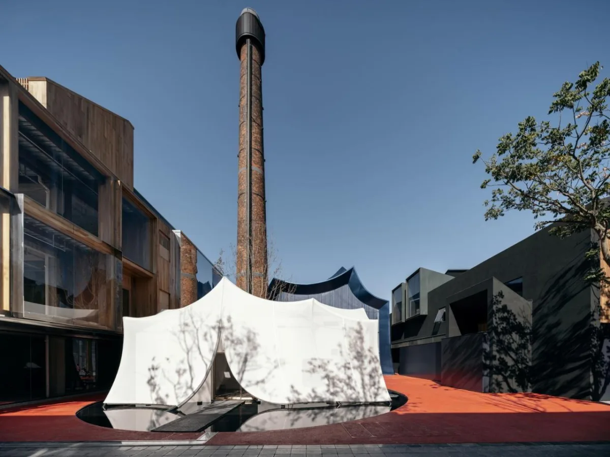 BIM建筑|青丘和白崖：仿佛海浪一般起伏的蓝色山丘下是我们“摇摇摆摆的人间” / Wutopia Lab