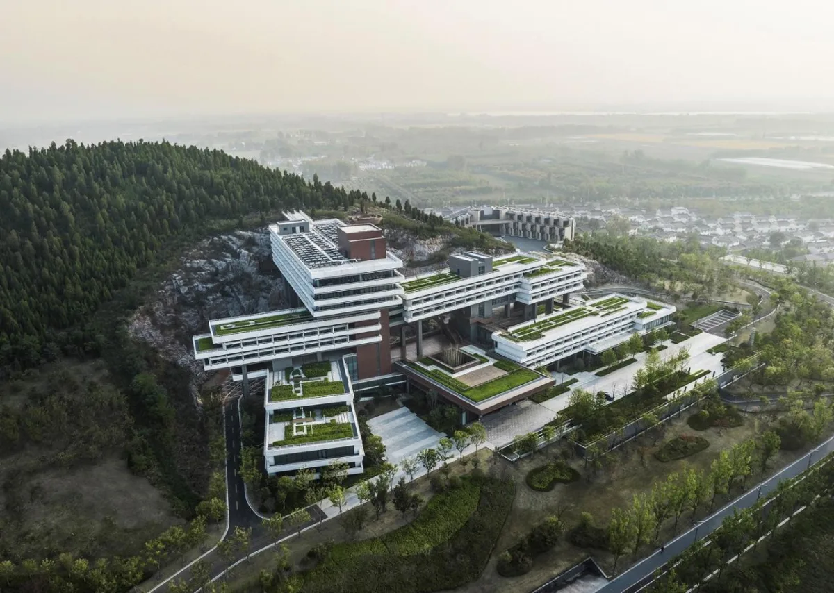 BIM建筑|徐州园博园宕口酒店 / 筑境设计