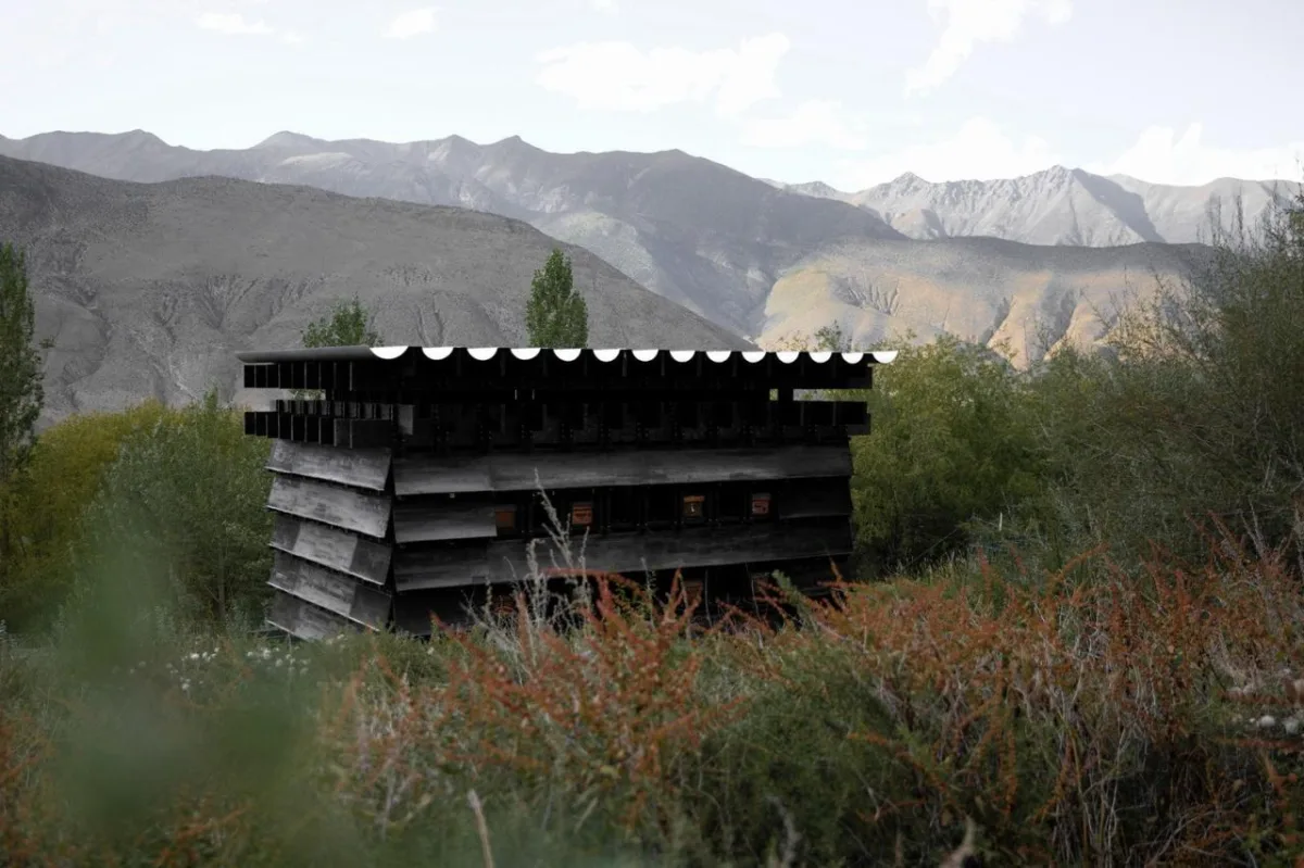 BIM建筑|西藏山南观蜂小屋 / 月壤建筑