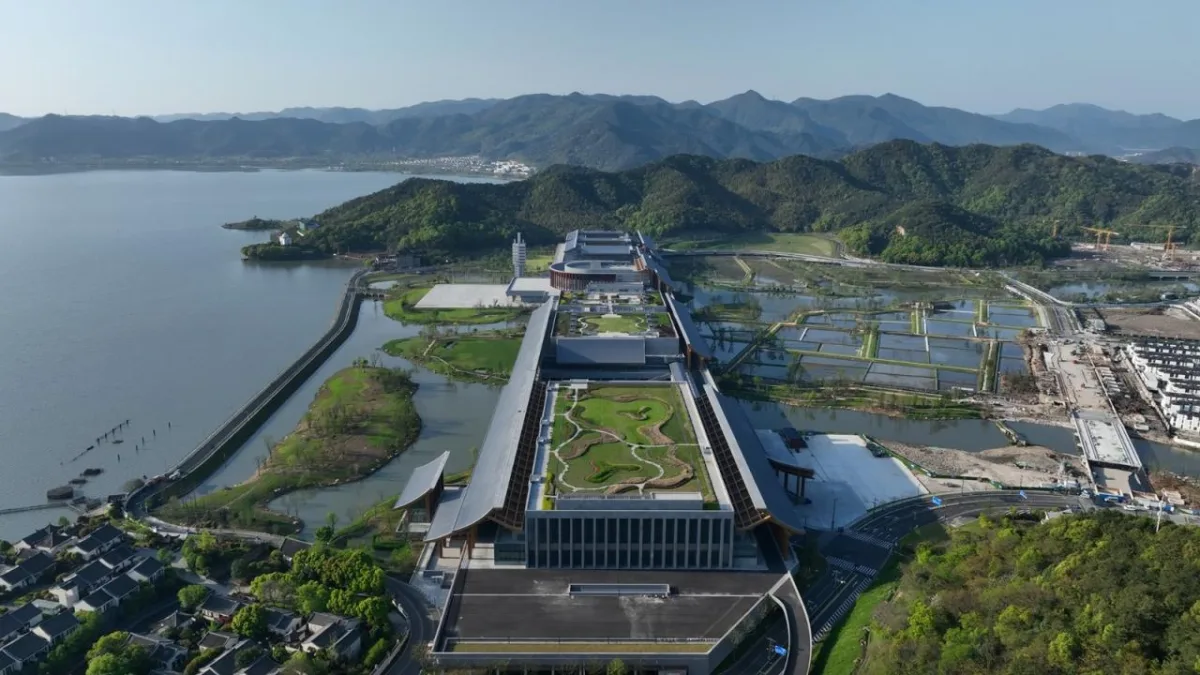 BIM建筑|稻田与廊桥 - 宁波国际会议中心 / 汤桦建筑设计