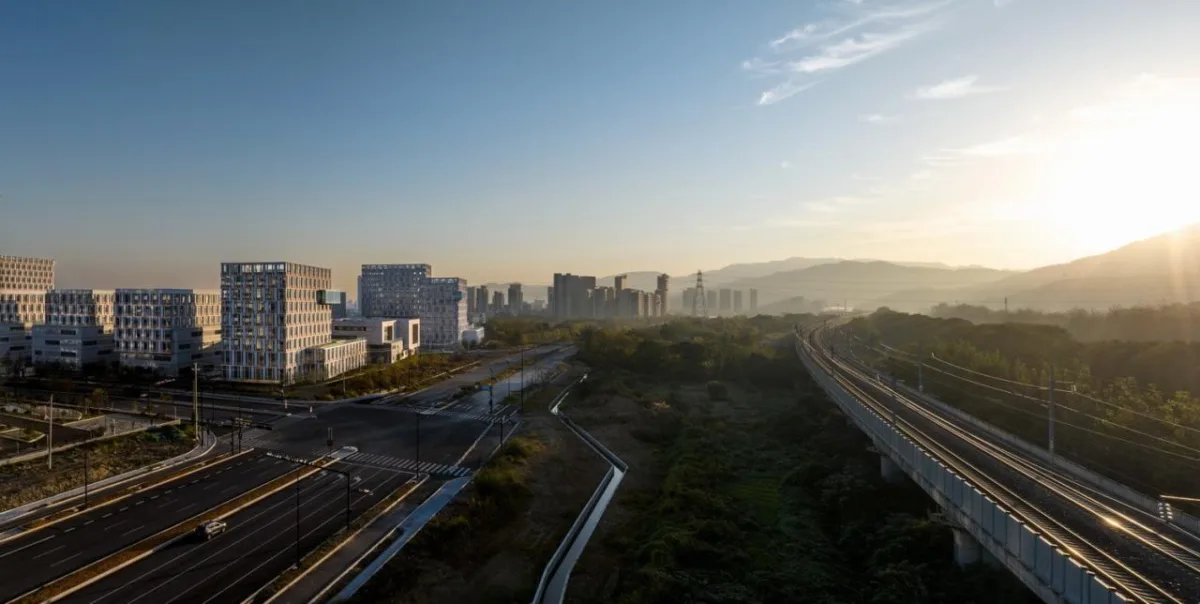BIM建筑|工业上楼 模式迭代：杭州中节能（富阳）环保产业园 / line+孟凡浩新作