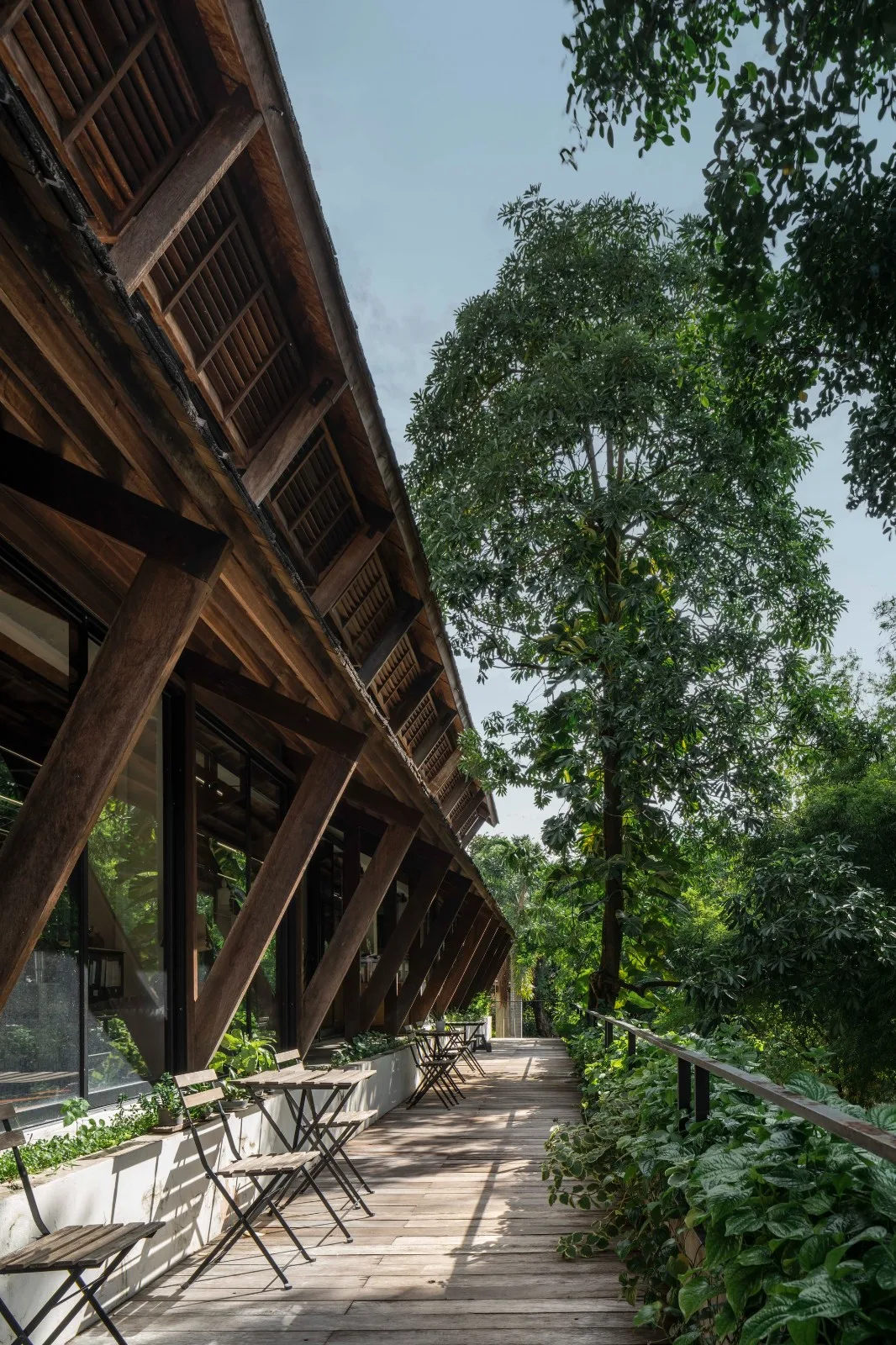 BIM建筑|建筑师们社区生活，Rabindhorn 大楼 / Arsomsilp Community and Environmental Architect