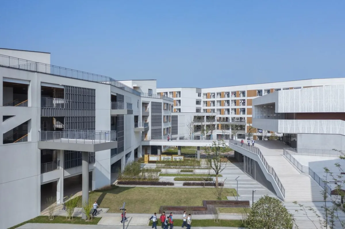 BIM建筑|杭州中泰中学建筑设计 / LZGC量子构城设计事务所+浙江建院建筑规划设计院